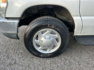 2013 Ford E-350SD XLT