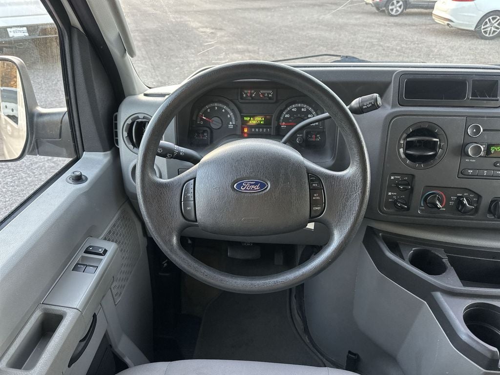 2013 Ford E-350SD XLT