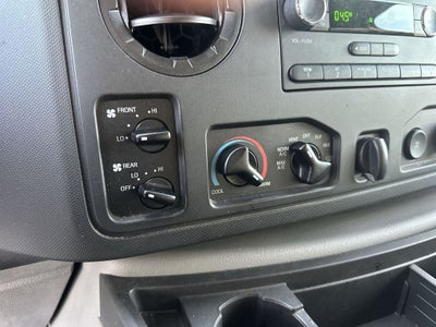 2013 Ford E-350SD XLT