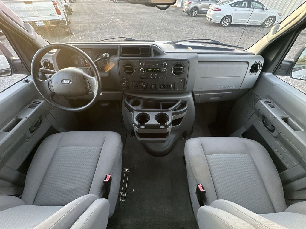 2013 Ford E-350SD XLT