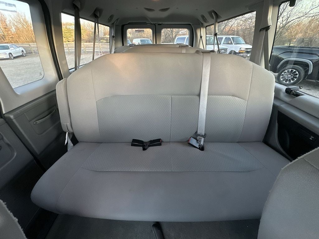 2013 Ford E-350SD XLT