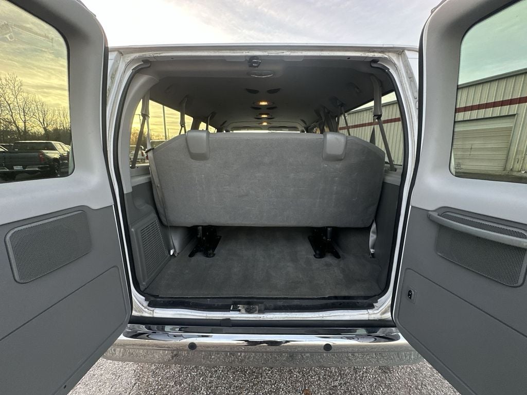 2013 Ford E-350SD XLT