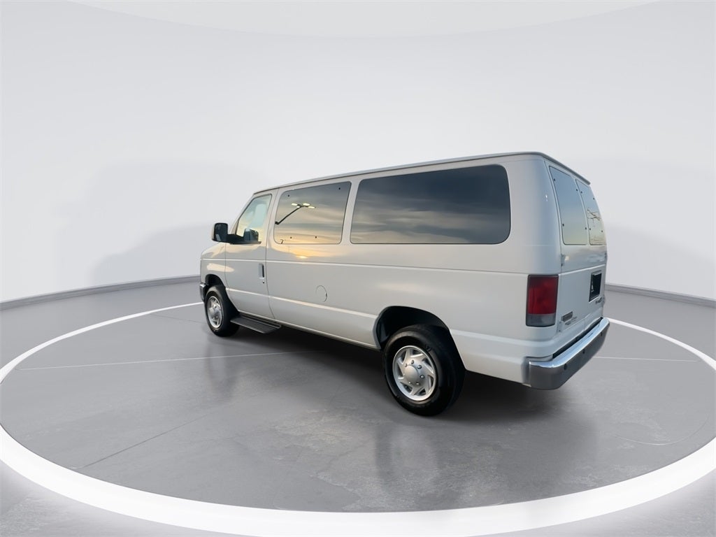 2013 Ford E-350SD XLT