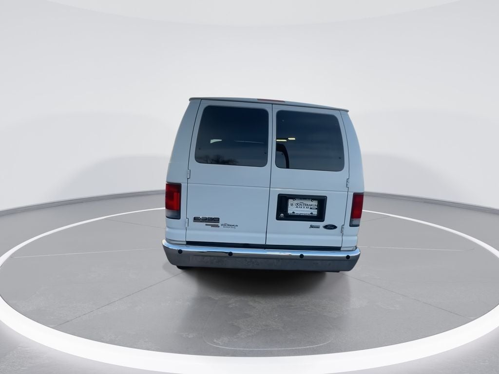 2013 Ford E-350SD XLT