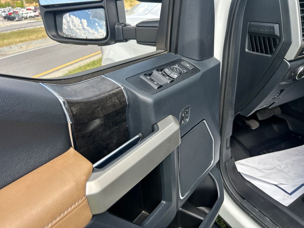 2022 Ford F-350SD Lariat