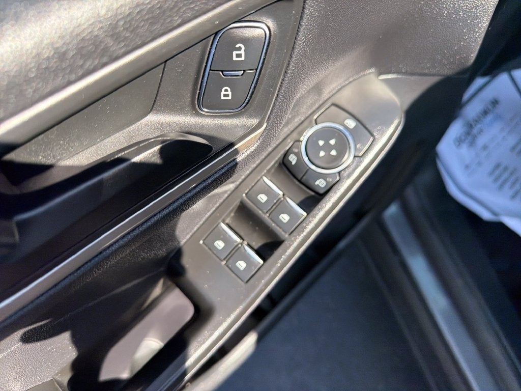 2022 Ford Escape Hybrid SE