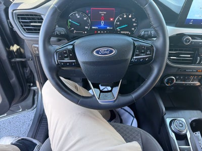 2022 Ford Escape Hybrid SE