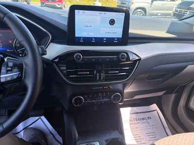 2022 Ford Escape Hybrid SE