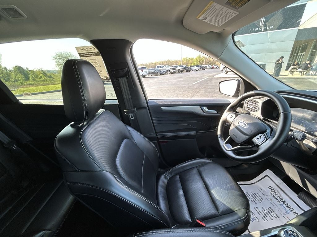 2025 Ford Escape Platinum