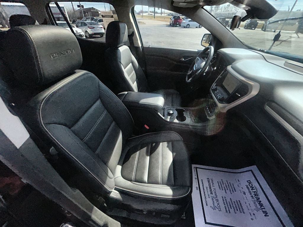 2023 GMC Acadia Denali