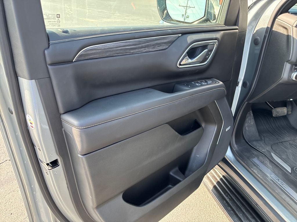 2023 GMC Yukon SLT