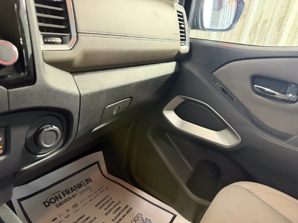 2023 Nissan Frontier SV