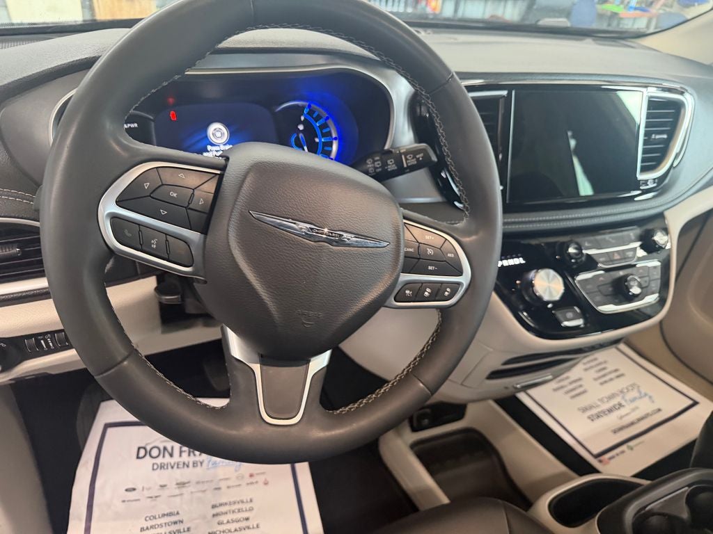 2023 Chrysler Pacifica Hybrid Touring L