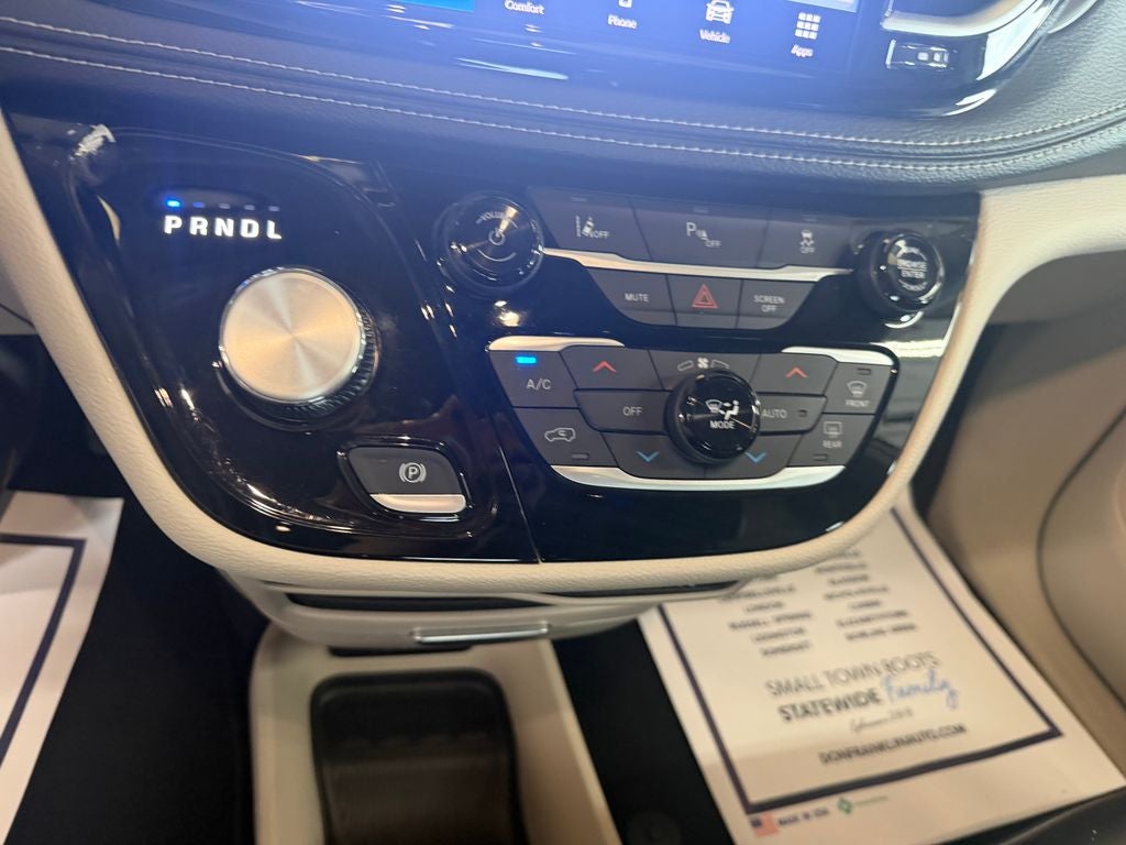 2023 Chrysler Pacifica Hybrid Touring L
