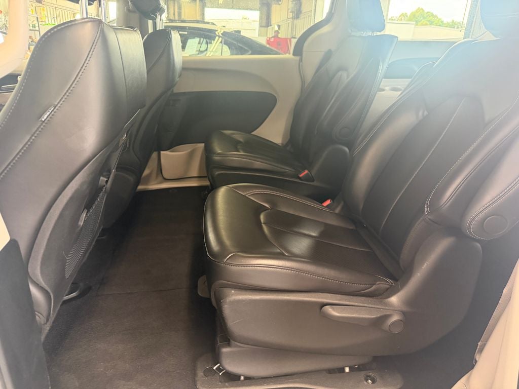 2023 Chrysler Pacifica Hybrid Touring L