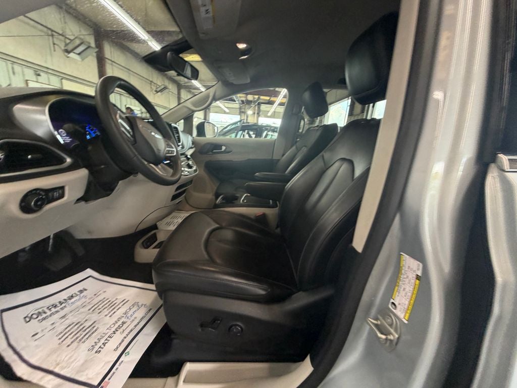 2023 Chrysler Pacifica Hybrid Touring L