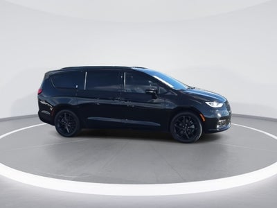 2024 Chrysler Pacifica Limited S APPEARANCE PKG