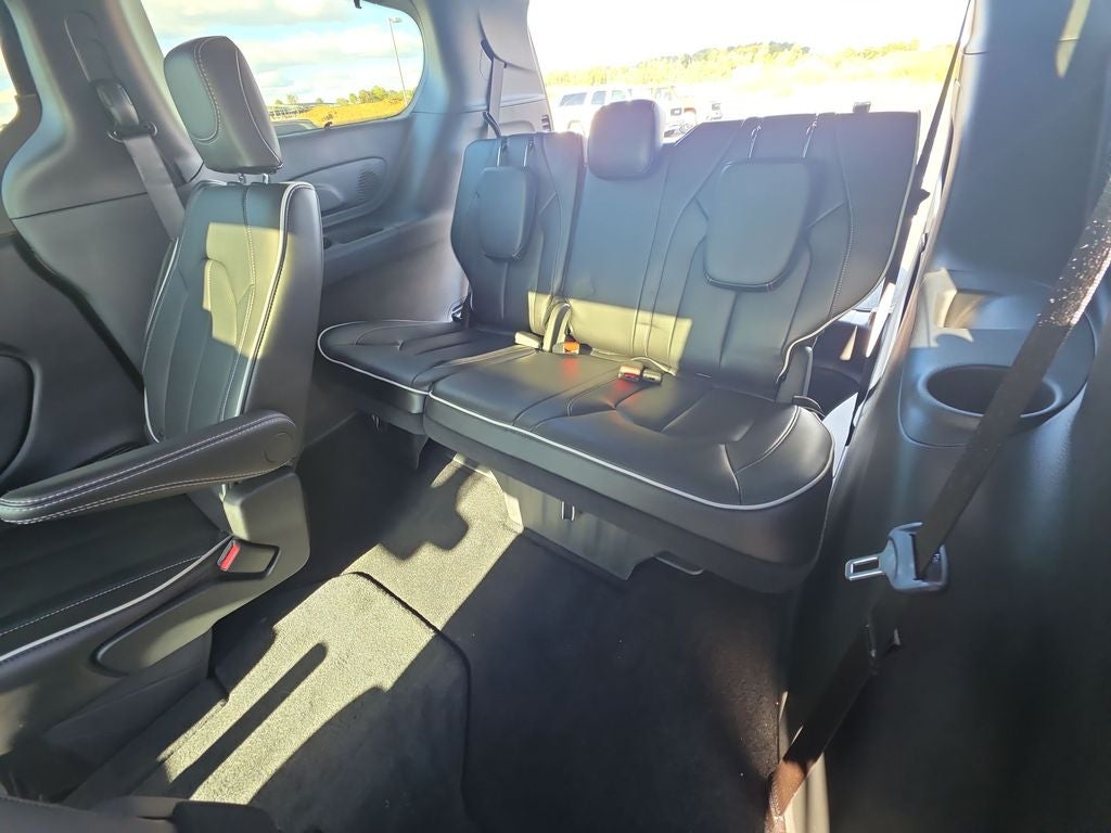 2024 Chrysler Pacifica Limited S APPEARANCE PKG