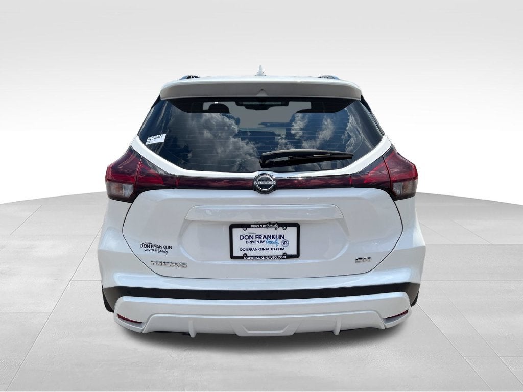 2024 Nissan Kicks SR