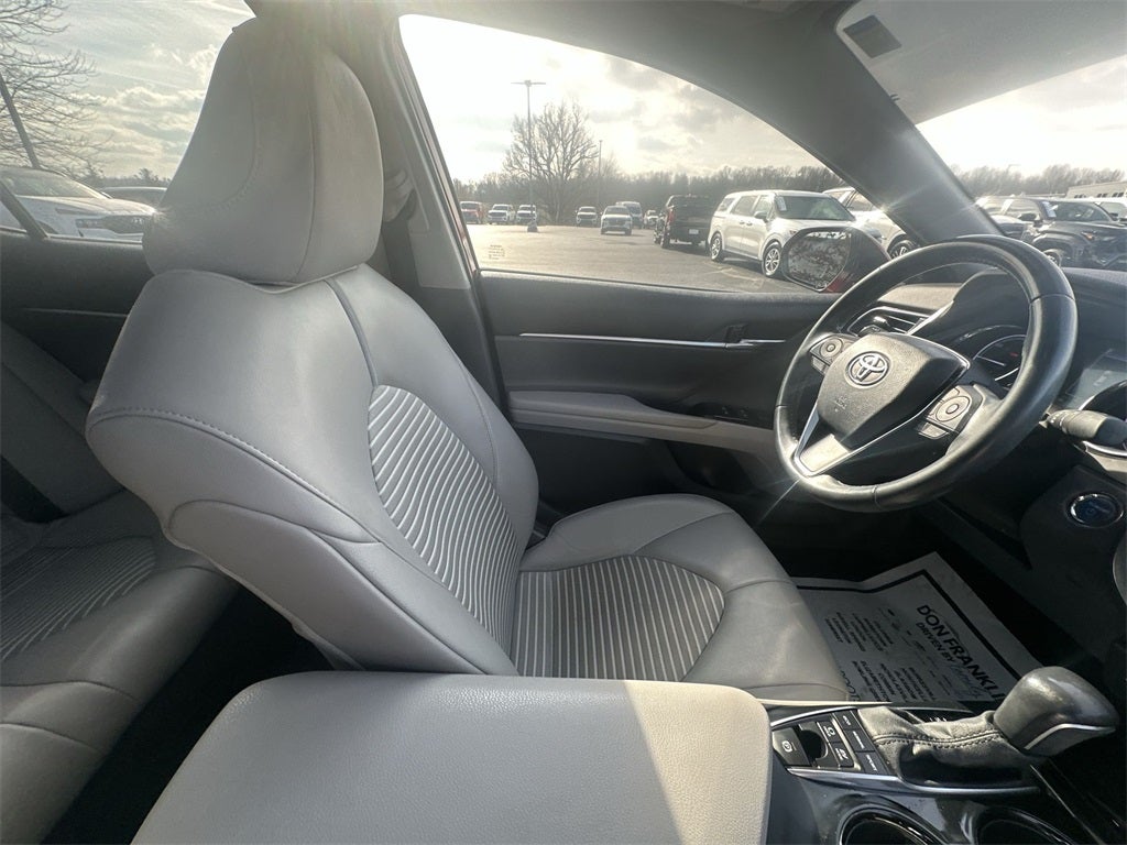 2020 Toyota Camry Hybrid SE