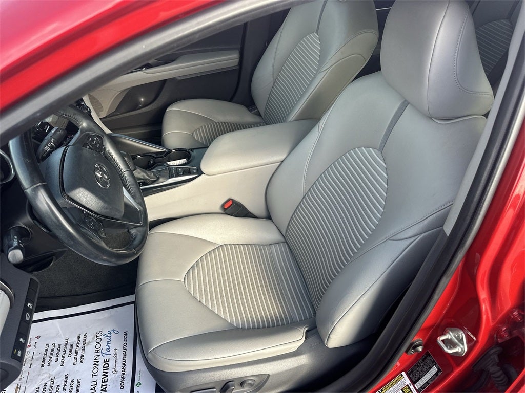 2020 Toyota Camry Hybrid SE