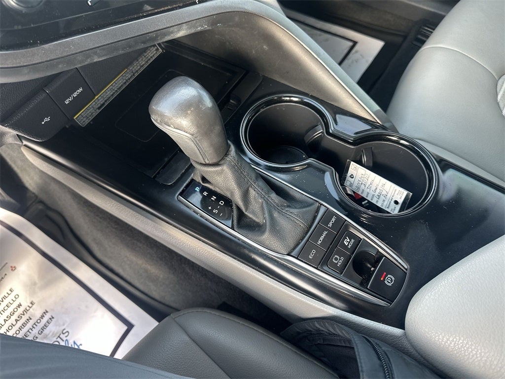 2020 Toyota Camry Hybrid SE