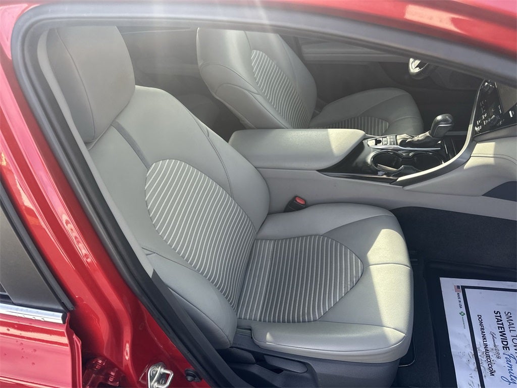 2020 Toyota Camry Hybrid SE