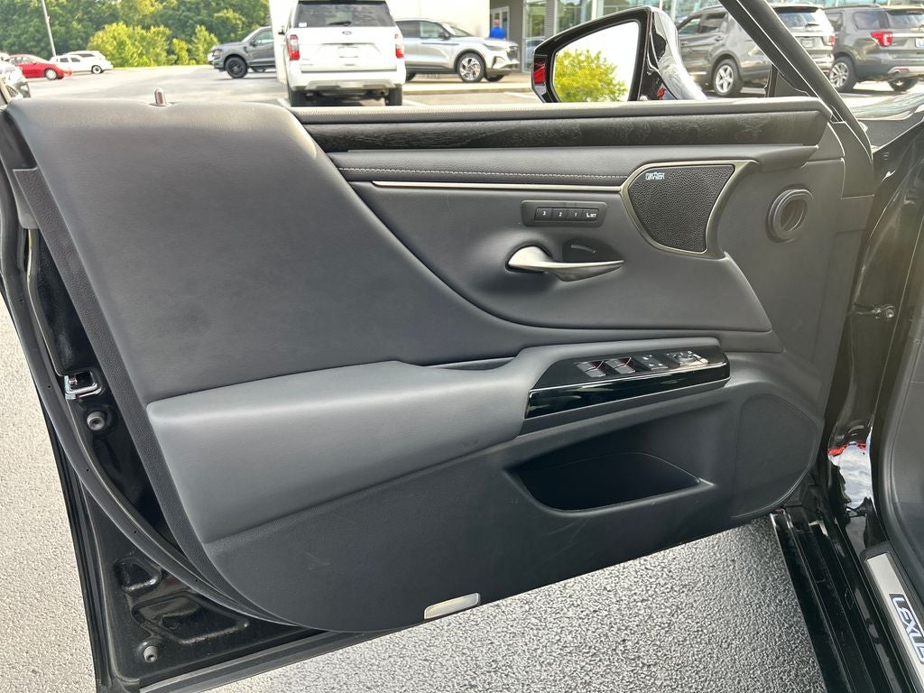 2024 Lexus ES 300h Luxury