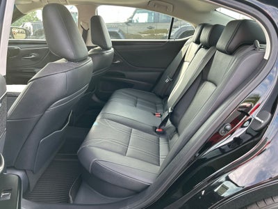 2024 Lexus ES 300h Luxury
