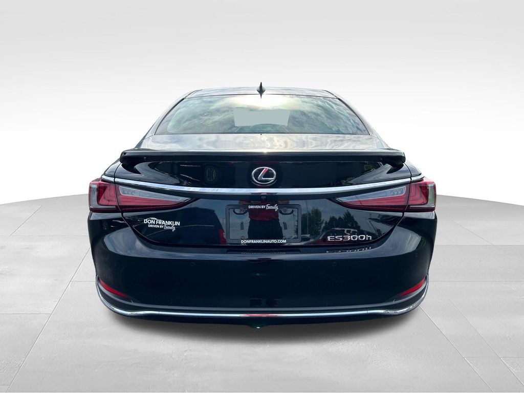 2024 Lexus ES 300h Luxury