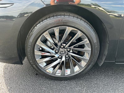 2024 Lexus ES 300h Luxury