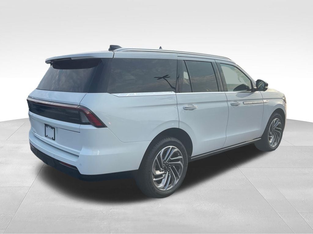 2027 Lincoln Navigator Reserve