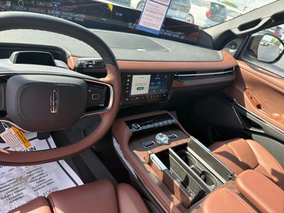 2027 Lincoln Navigator Reserve