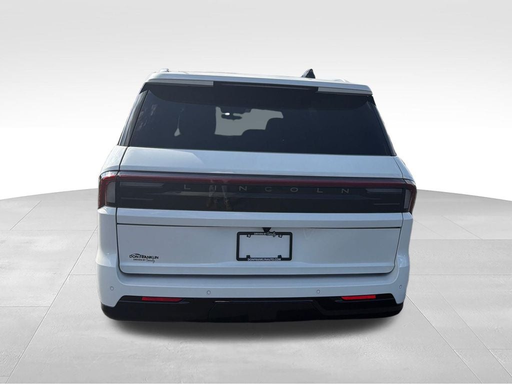 2027 Lincoln Navigator Reserve