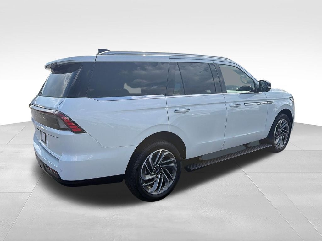 2027 Lincoln Navigator Reserve
