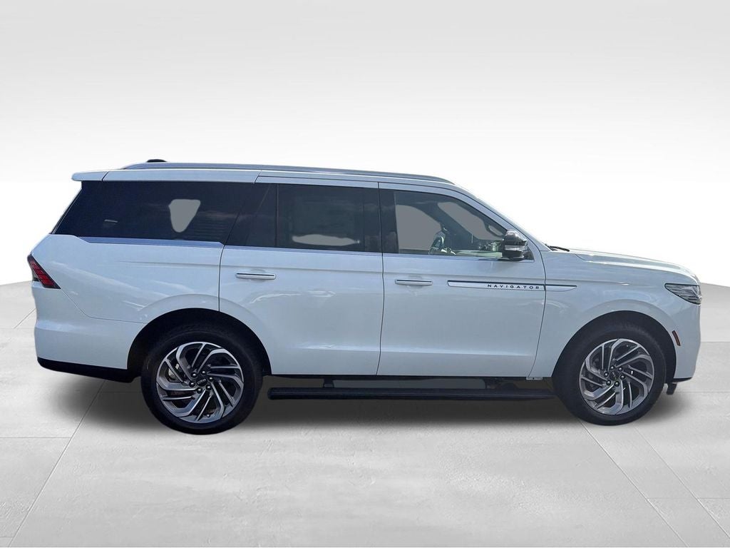 2027 Lincoln Navigator Reserve