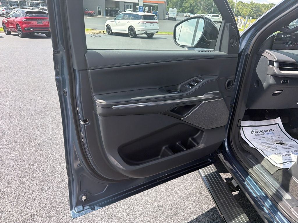 2027 Lincoln Navigator Reserve