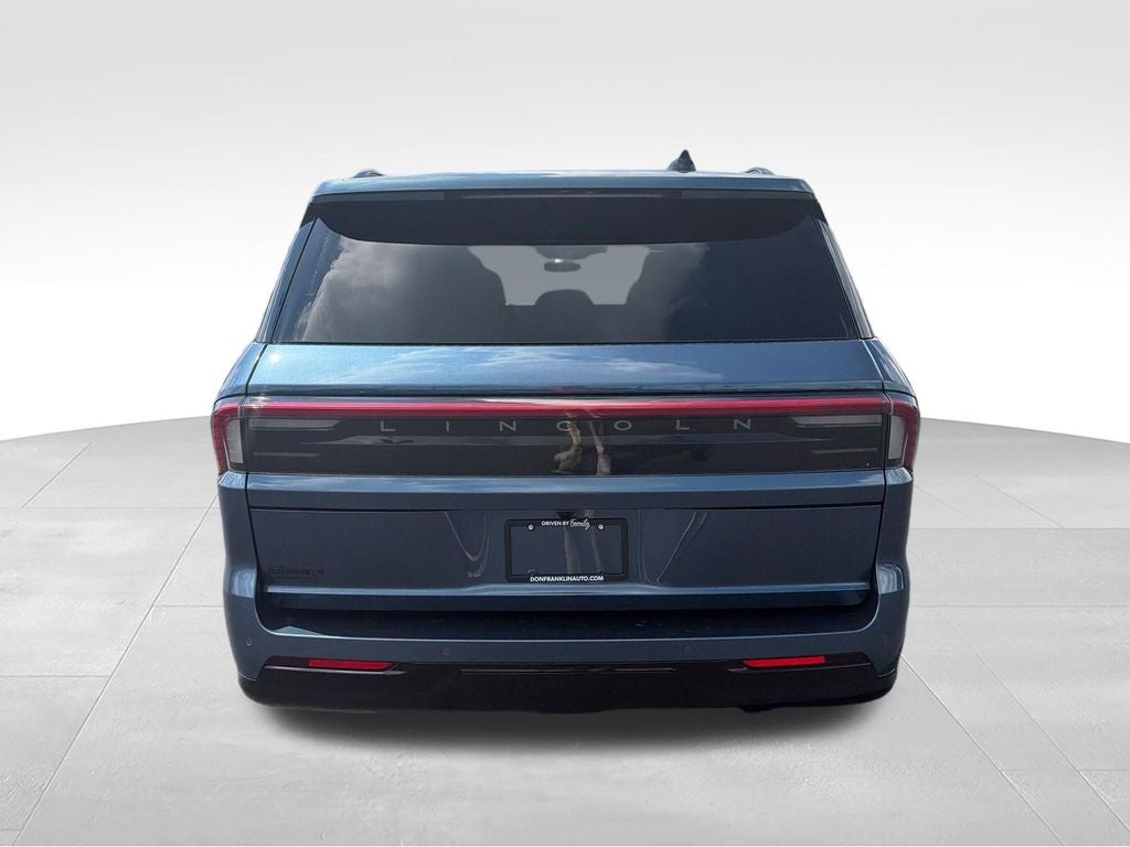 2027 Lincoln Navigator Reserve