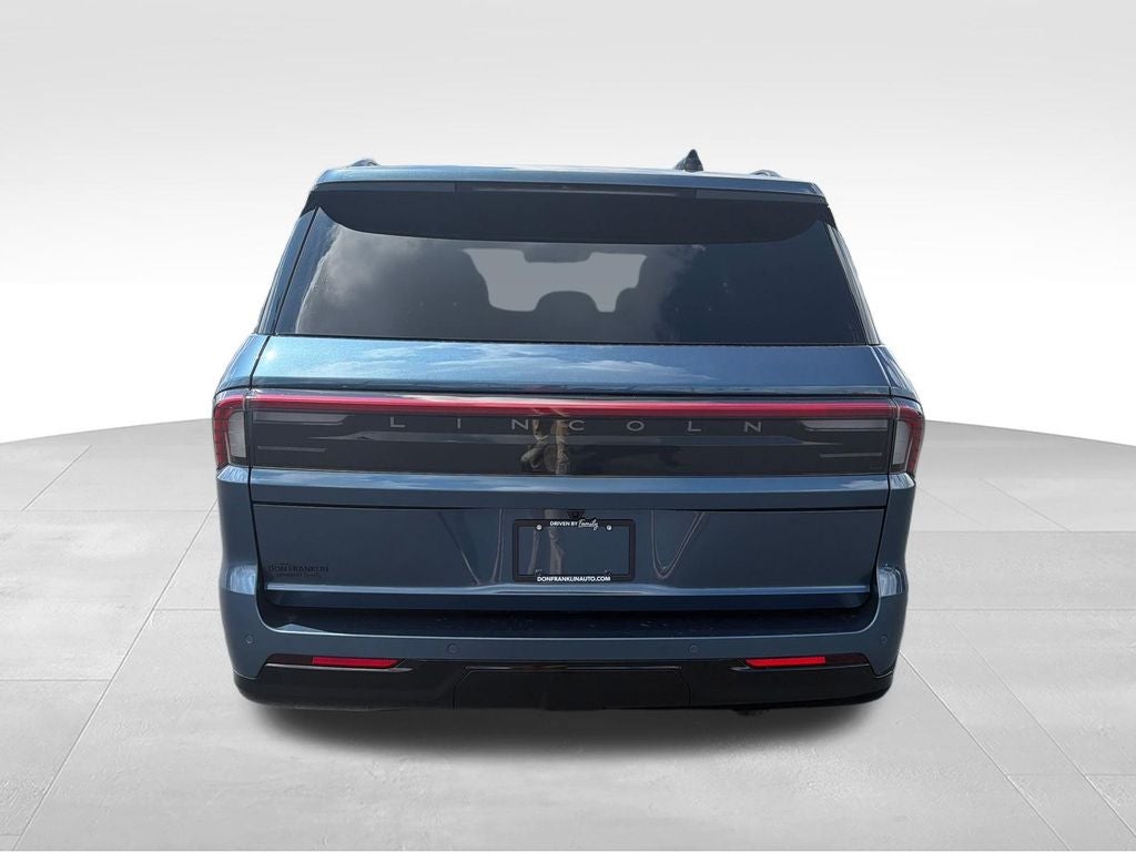 2027 Lincoln Navigator Reserve