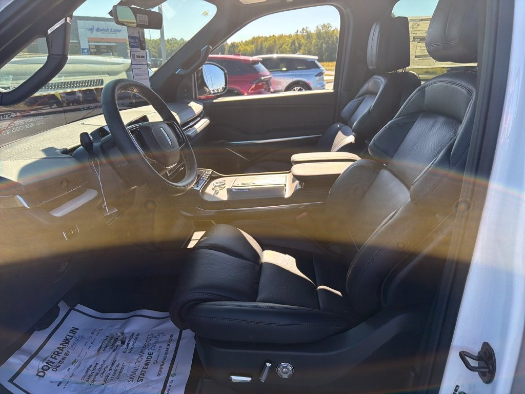 2027 Lincoln Navigator Reserve