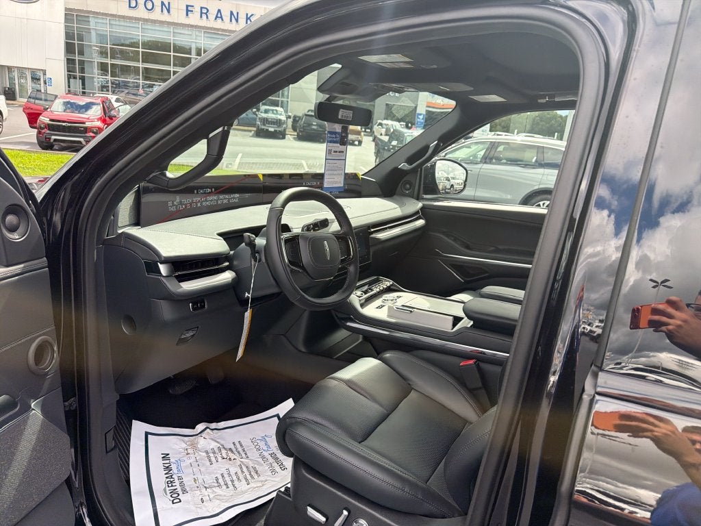 2027 Lincoln Navigator Reserve