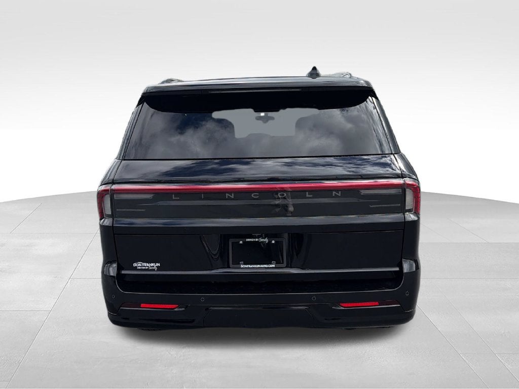 2027 Lincoln Navigator Reserve