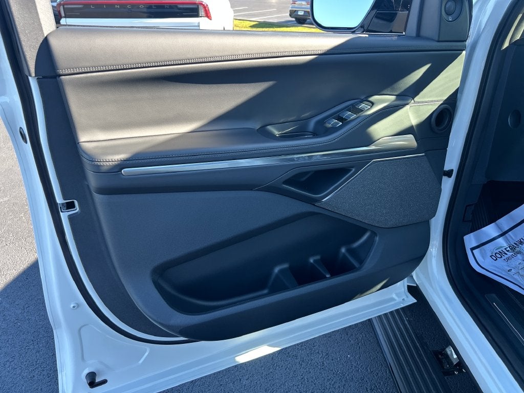 2027 Lincoln Navigator L Reserve