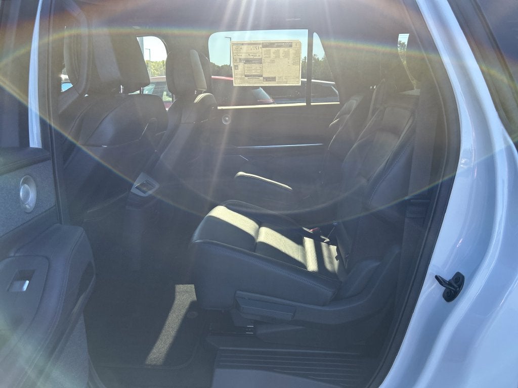 2027 Lincoln Navigator L Reserve