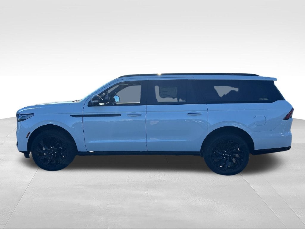 2027 Lincoln Navigator L Reserve