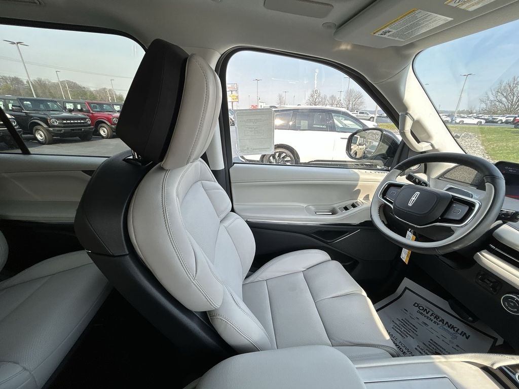 2026 Lincoln Navigator L Reserve