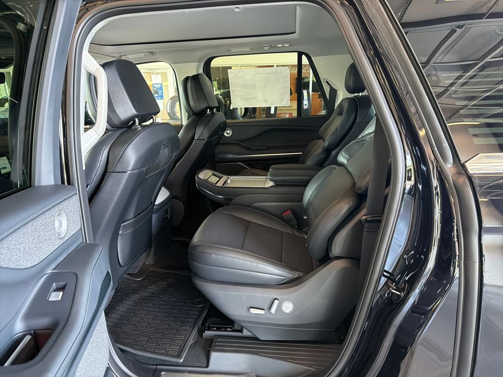 2027 Lincoln Navigator L Reserve
