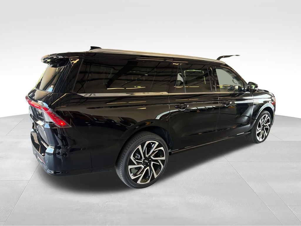 2027 Lincoln Navigator L Reserve