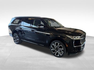 2027 Lincoln Navigator L Reserve