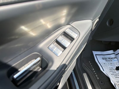 2027 Lincoln Navigator L Reserve